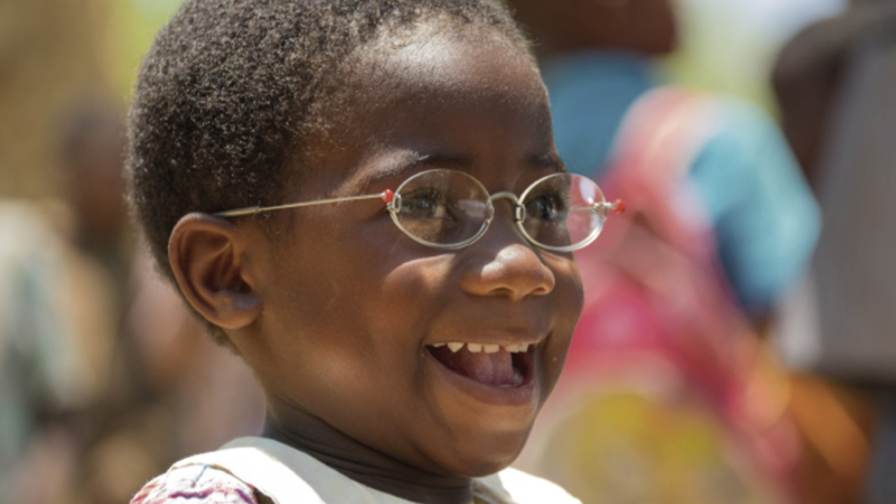  ULMA collects glasses to send to Senegal 